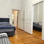 Sehr Zentrale Fuer Bis Zu 6 Gaeste - Nah Gelegen Zum Kurfuerstendamm, Potsdamer Platz Und Kreuzberg In 10 Minuten Apartamento