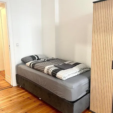 Apartamento Sehr Zentrale Fuer Bis Zu 6 Gaeste - Nah Gelegen Zum Kurfuerstendamm, Potsdamer Platz Und Kreuzberg In 10 Minuten *