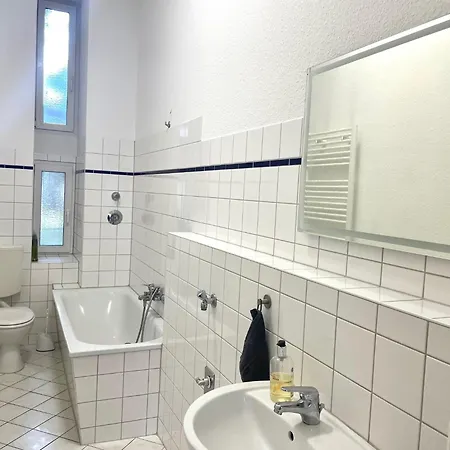 Apartamento Sehr Zentrale Fuer Bis Zu 6 Gaeste - Nah Gelegen Zum Kurfuerstendamm, Potsdamer Platz Und Kreuzberg In 10 Minuten *