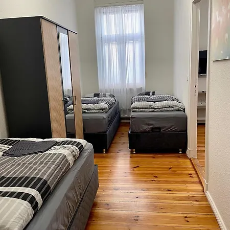 Sehr Zentrale Für Bis Zu 6 Gäste - Nah Gelegen Zum Kurfürstendamm, Potsdamer Platz Und Kreuzberg In 10 Minuten Berlin