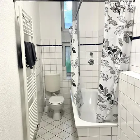 Sehr Zentrale Für Bis Zu 6 Gäste - Nah Gelegen Zum Kurfürstendamm, Potsdamer Platz Und Kreuzberg In 10 Minuten * Berlin